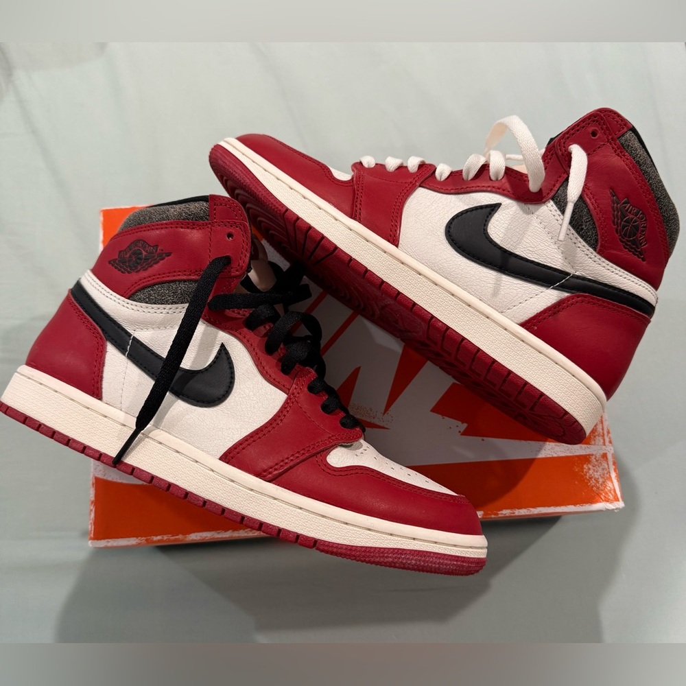 Nike Air Jordan 1 Retro High OG ‘Chicago Lost & Found’ Men’s Size 8 - Picture 2 of 15